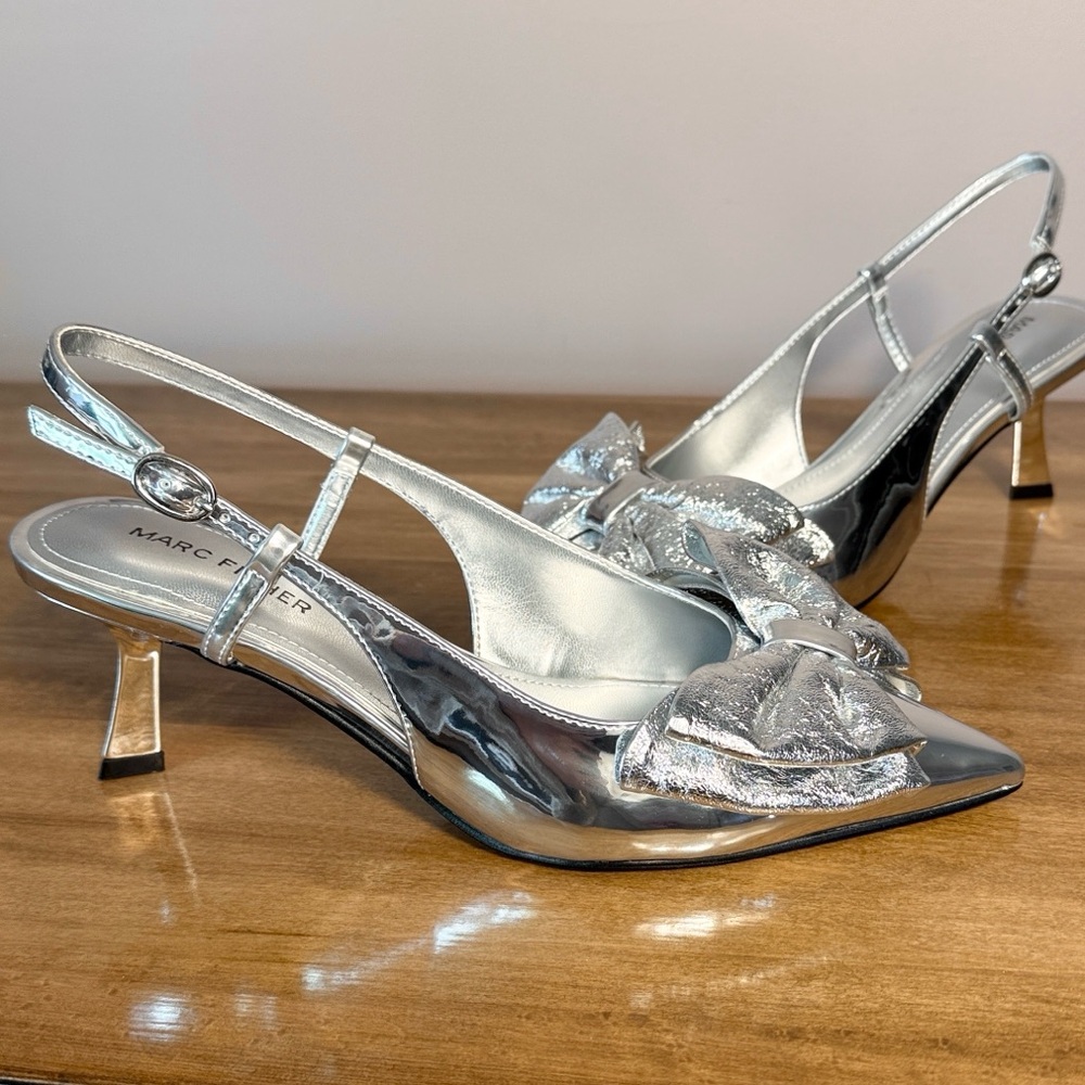 Marc Fisher Metallic Silver Bow Heels - Picture 1 of 11